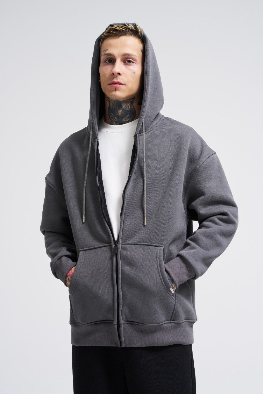 Jak zbudować garderobę w stylu workwear od podstaw